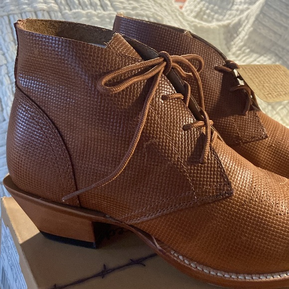 NWT Twisted X Steppin’ Out Leather Cognac Lace Up Western Bootie Size 8B - Picture 5 of 12